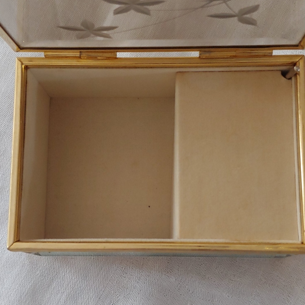 Vintage Etched Music Box - Picture 8 of 15